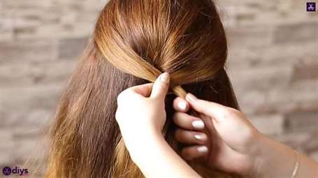 Kiểu tóc updo cho tóc gợn sóng 29