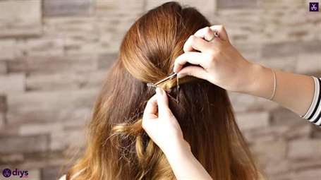 Kiểu tóc updo cho tóc gợn sóng 33