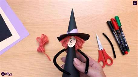 Hình nón giấy phù thủy dễ dàng halloween thủ công 