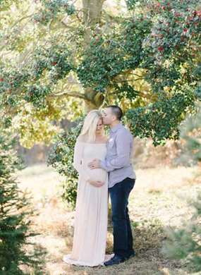 1641705437 905 Sweet Pink Farm Maternity Photos