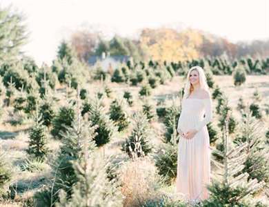 1641705439 900 Sweet Pink Farm Maternity Photos