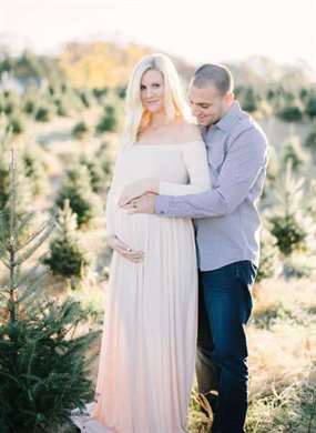 1641705446 394 Sweet Pink Farm Maternity Photos