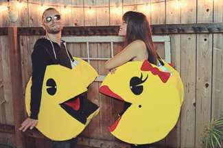 Pac Man & Woman DIY Couples Costumesv