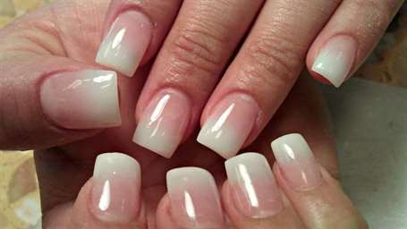 Ombre từ trắng đến nude tinh tế