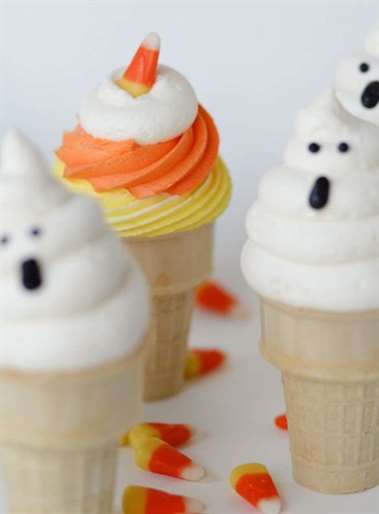 Halloween Treats: Ghost Cupcake Cones 