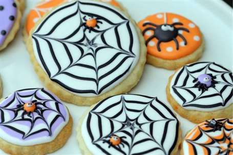 Easy Spiderweb Halloween Cookies