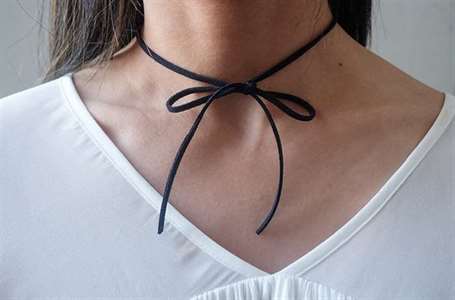 Vòng choker nơ suide đơn giản