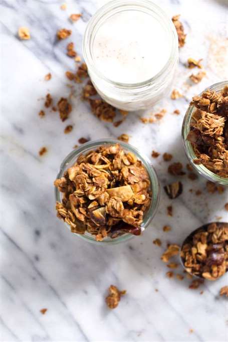 Jar caramel táo granola