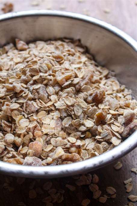 Caramen táo granola thêm quả óc chó