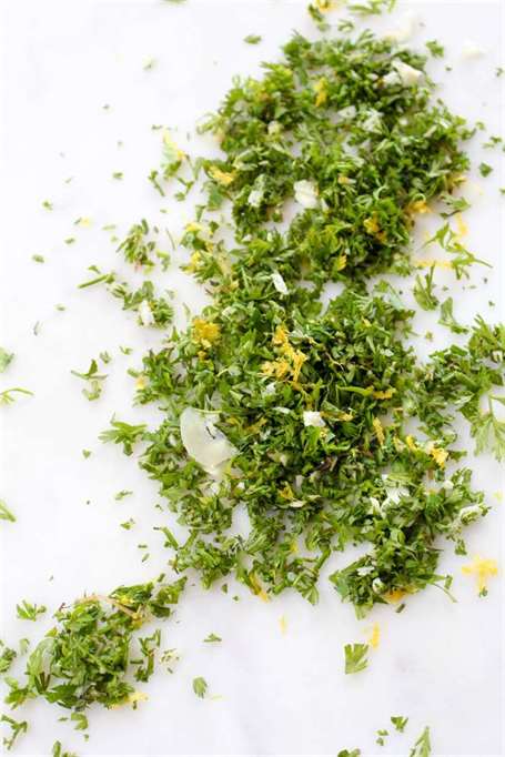 Chợ nông sản cà rốt nguyên liệu gremolata