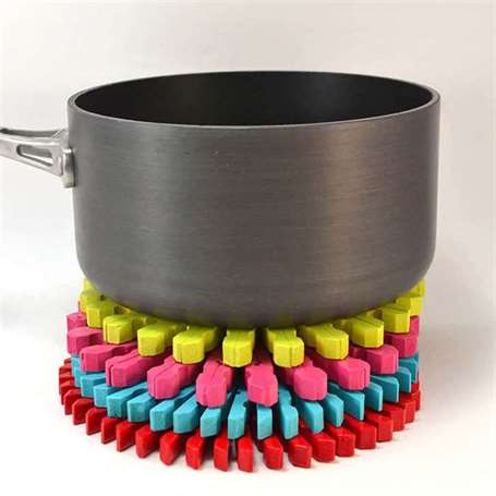 Clothespin trivet