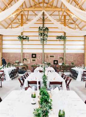 Rustic Barn Wedding in the Woods - Lấy cảm hứng từ điều này