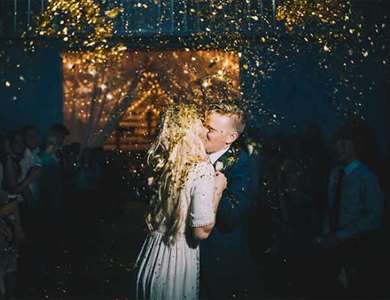 White & Gold Barn Wedding in the Woods - Lấy cảm hứng từ điều này