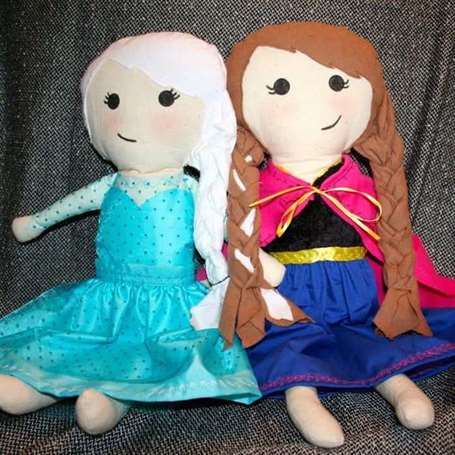 Elsa và búp bê vải vụn Anna