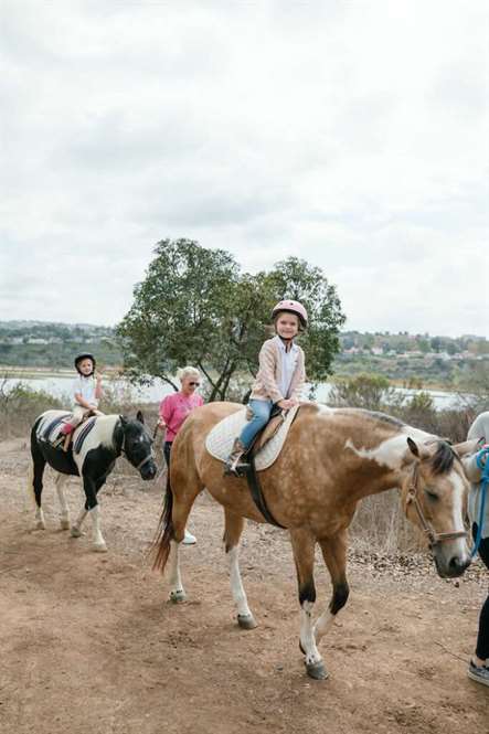 Bữa tiệc Cưỡi ngựa của Eloise về Ý tưởng Bữa tiệc của Kara |  KarasPartyIdeas.com