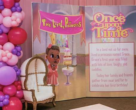 Phông nền cuốn truyện tùy chỉnh từ Bữa tiệc công chúa màu hồng nhạt + màu tím trên Ý tưởng bữa tiệc của Kara |  KarasPartyIdeas.com
