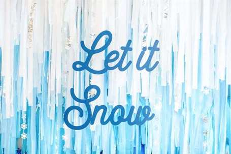 Let it Snow Tassel Backdrop from a Let It Snow Party on Kara's Party Ý tưởng |  KarasPartyIdeas.com