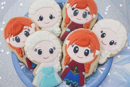 Anna và Elsa Cookie từ Frozen Elsa và Anna Cookie Hướng dẫn về ý tưởng bữa tiệc của Kara |  KarasPartyIdeas.com