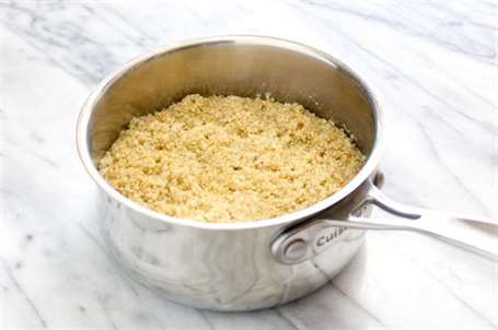 Bát ăn sáng quinoa mặn nấu trong 8 phút