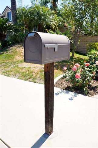 Mailbox Makeover - Cách sơn kim loại