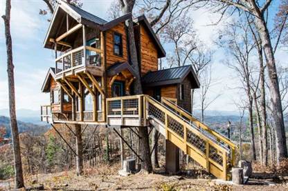 1642337909 73 The Most Amazing Airbnbs for Families in All 50 States