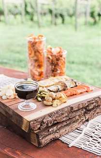 Burnt Orange & Berry Vineyard Wedding - Lấy cảm hứng từ điều này