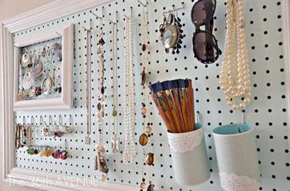 Màn hình trang sức Pegboard DIY