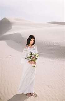 Cảm hứng đám cưới sa mạc màu hồng và ngọc lam