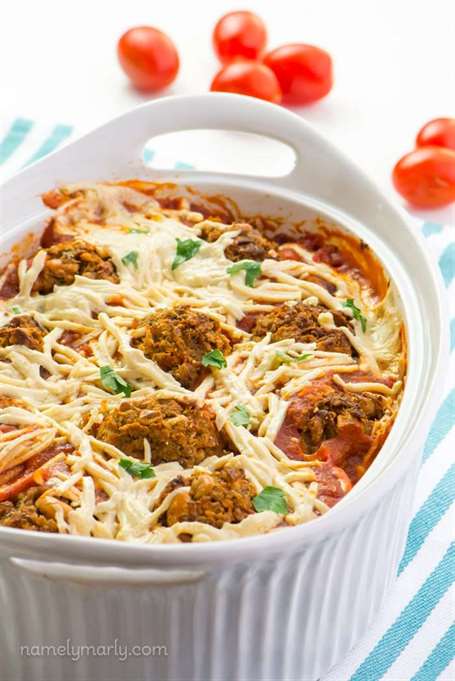 Mì spaghetti bí đậu gà viên