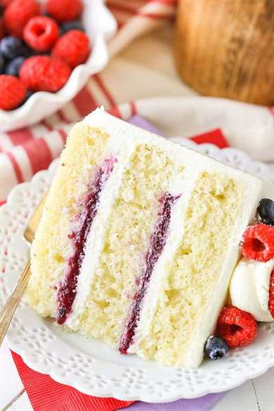 Berry mascarpone layer cake