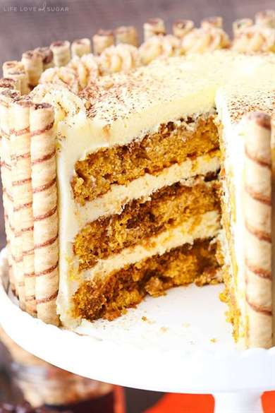 Bánh lớp bí ngô với kahlua, cà phê espresso, nhân tiramisu và lớp phủ mascarpone