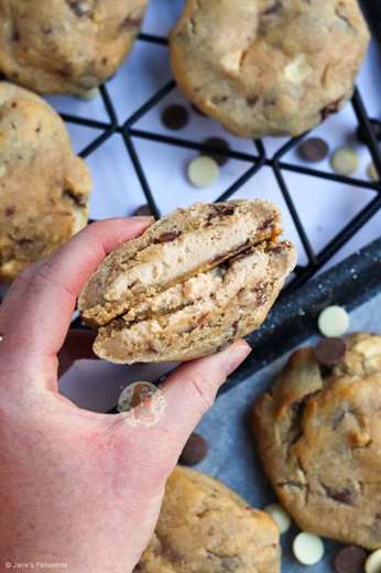 1642839049 543 Salted Caramel Cheesecake Cookies