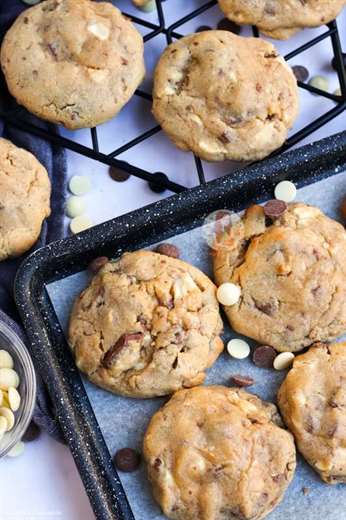 1642839054 172 Salted Caramel Cheesecake Cookies