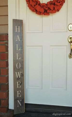 diy-upcycled-front-door-halloween-sign