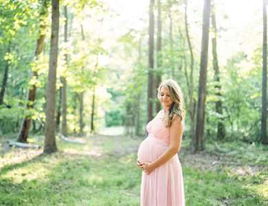 Pretty in Pink Maternity Photos