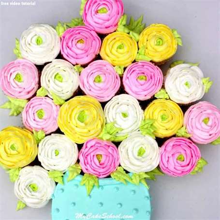 Ranunculus cupcake trang trí