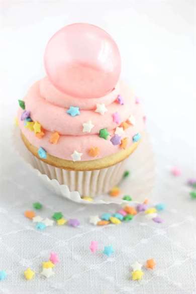 Sprinklebakes bubble gum cupcakes with gelatin bubble topper tutorial 11