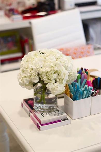 Hoa tươi để bàn văn phòng tại nhà