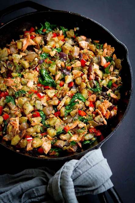 Cá hồi Skillet khoai tây băm