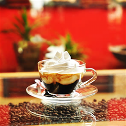 Cà phê espresso con panna