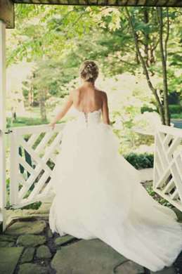 Lấy cảm hứng từ Đám cưới mộc mạc xám + trắng này của Deana Clement Photography