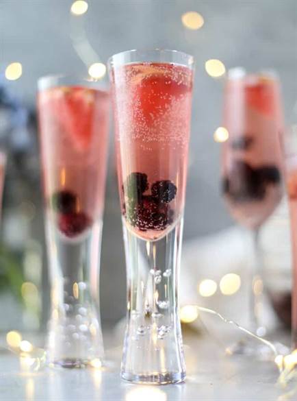 Công thức cocktail rượu sâm banh blackberry