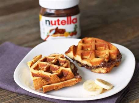 Nutella chuối sandwich waffle