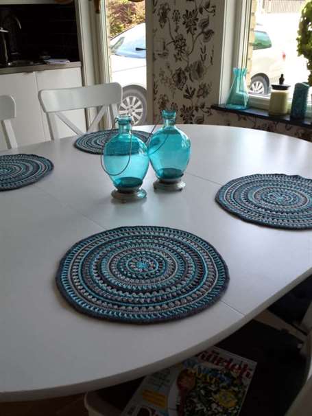 Mandala crochet placemat