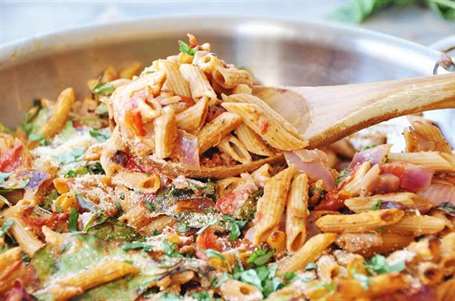 Thịt hầm pasta penne thuần chay