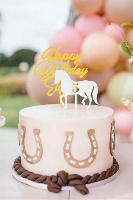 Bánh sinh nhật theo chủ đề ngựa từ bữa tiệc cưỡi ngựa của Eloise trên ý tưởng bữa tiệc của Kara |  KarasPartyIdeas.com