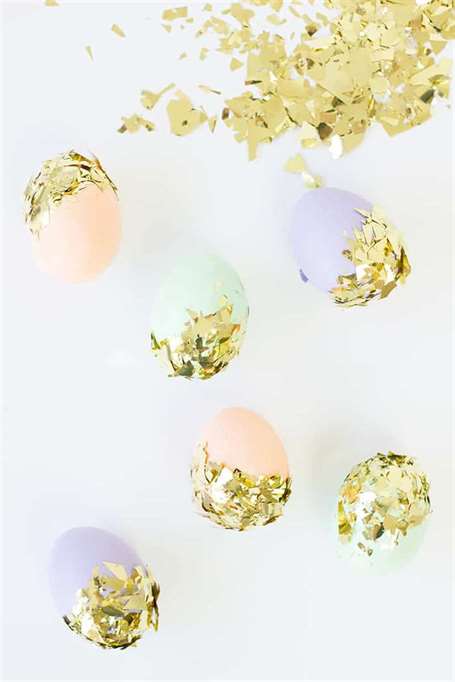 Pastel vàng foiled trứng phục sinh