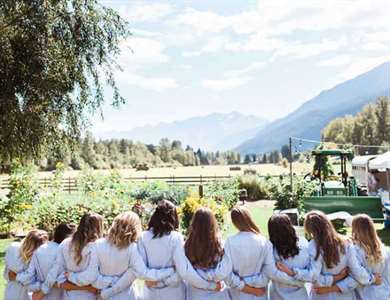 Dam cuoi trang trai lang man o British Columbia