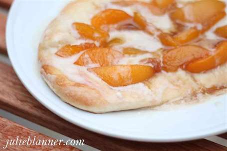 Bánh pizza tráng miệng kem Peaches n '