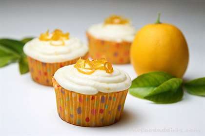 Bánh cupcake chanh Meyer với kẹo chanh leo